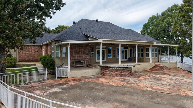 Building Photo - 108 Blue Heron Point