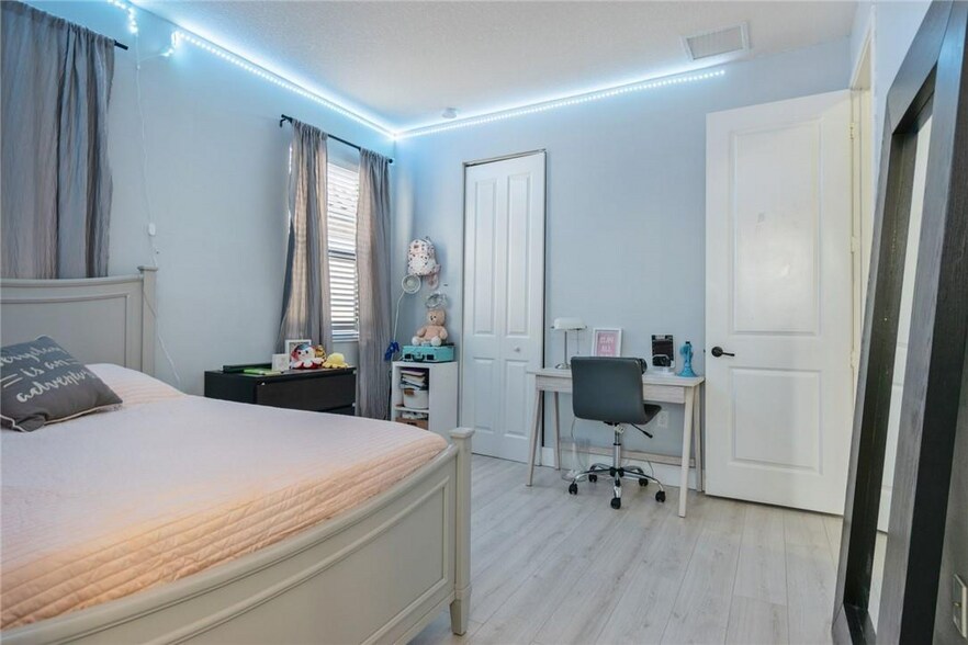 Building Photo - 9865 W 34th Ct