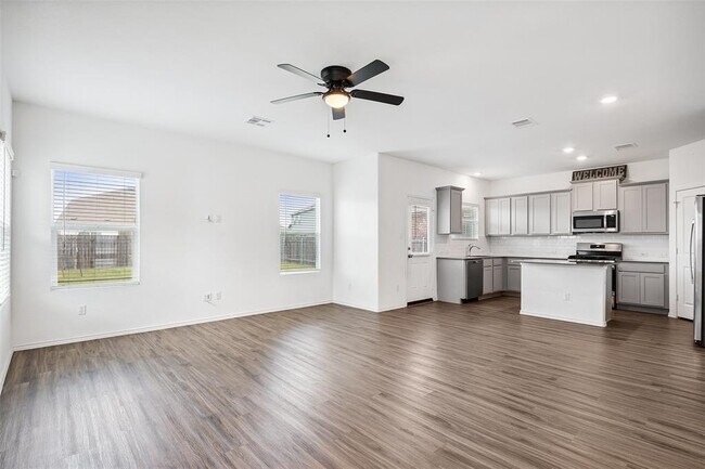 Building Photo - 105 Canley Lp