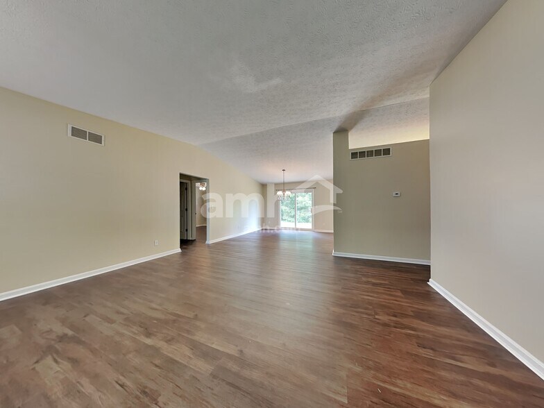 Building Photo - 410 Morning Sun Dr