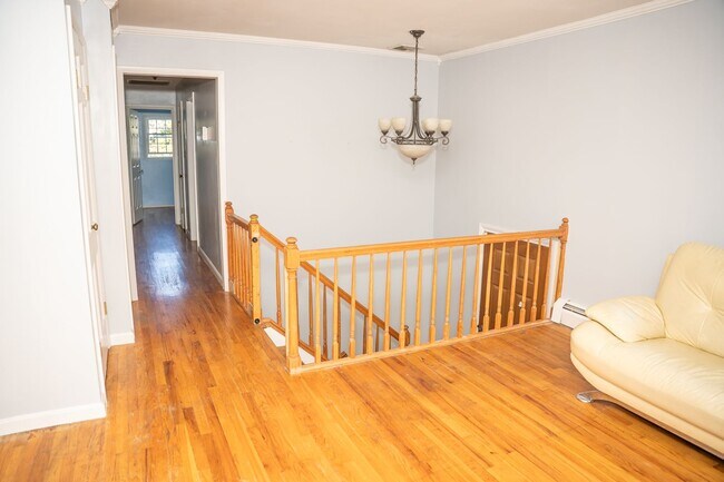 Building Photo - 1643 Colonial Manor Dr