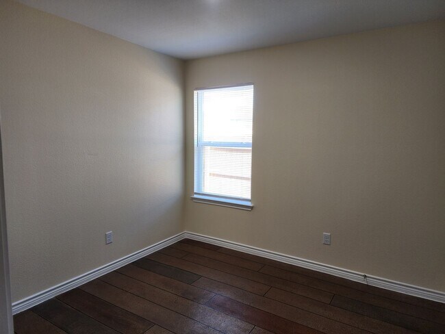 Building Photo - 546 Lost Trl
