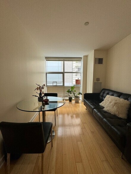 Building Photo - 41 Boylston St