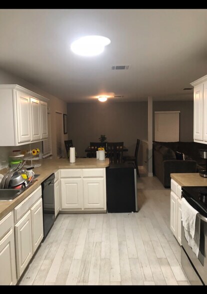 Building Photo - 28838 Frio River Loop