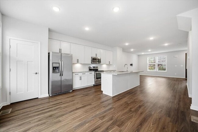 Building Photo - 628 Bushwood Alley