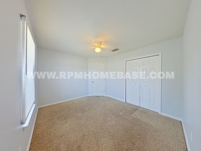 Building Photo - 1326 Jeffrine Dr