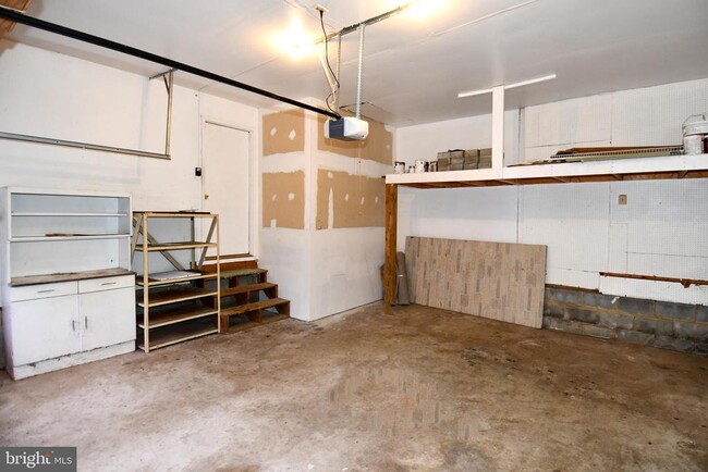 Building Photo - 2062 Farragut Dr