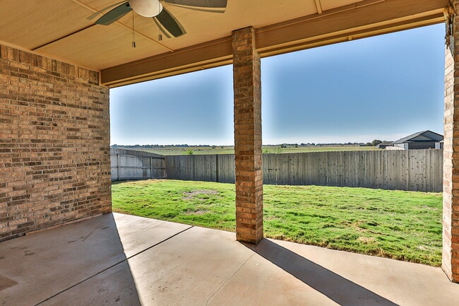 Building Photo - Like New Home in South West Lubbock!