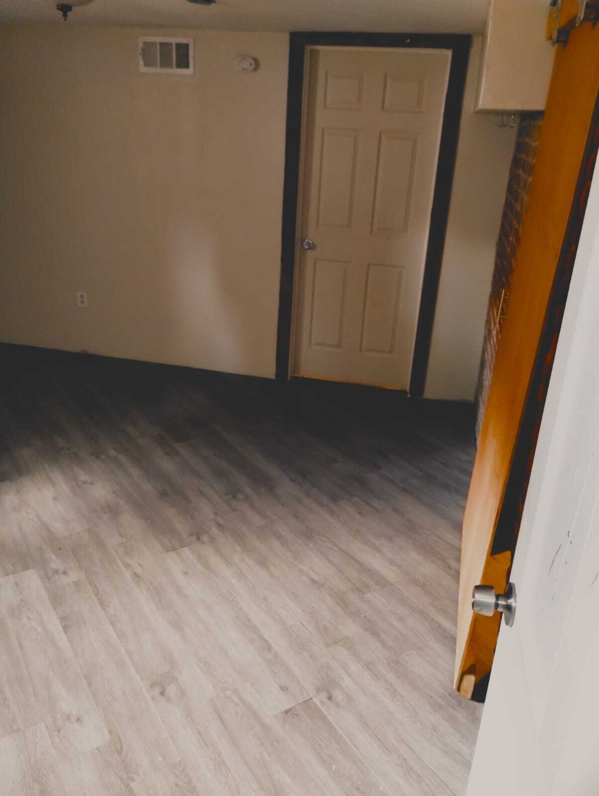 Building Photo - 1120 E 12th Ave