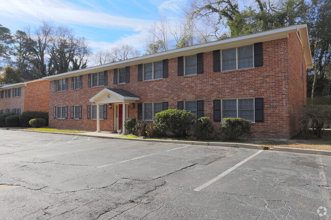 Building Photo - Oak Hill Apartments