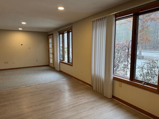 Building Photo - 1187 New Hampshire Rte 175