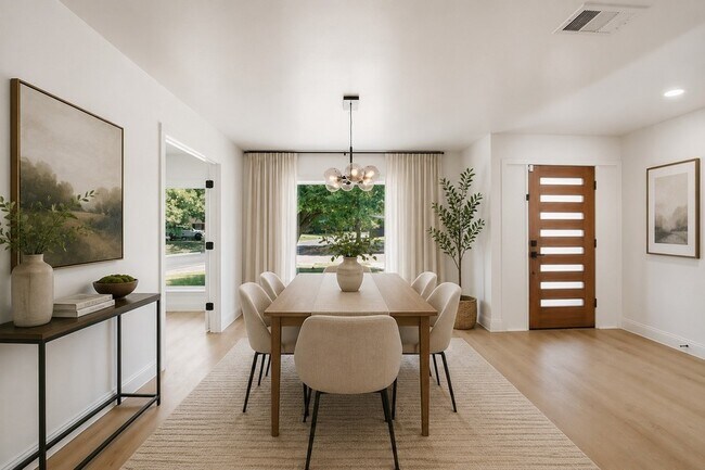 Building Photo - 7765 El Pensador Dr
