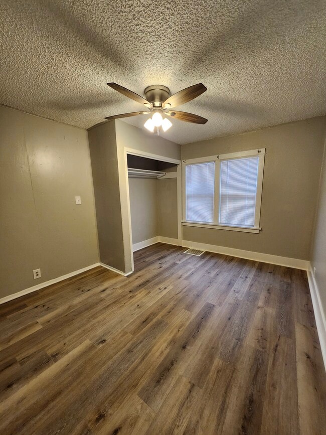 Building Photo - 38 1st St