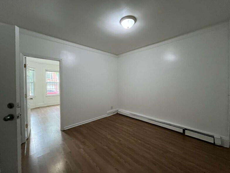 Building Photo - 31 Van Nostrand Ave