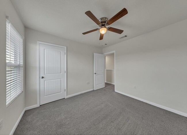 Building Photo - 925 Merganser Way