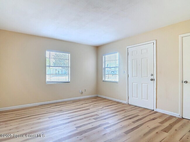 Building Photo - 1590 Hilldale Rd