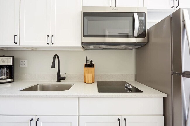 Building Photo - 1016 Canal St