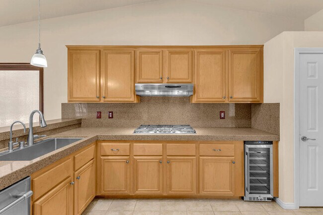 Building Photo - 79886 Dandelion Dr