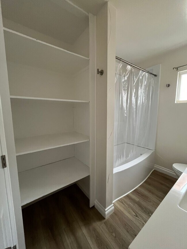 Building Photo - 3205-3207 42nd St.