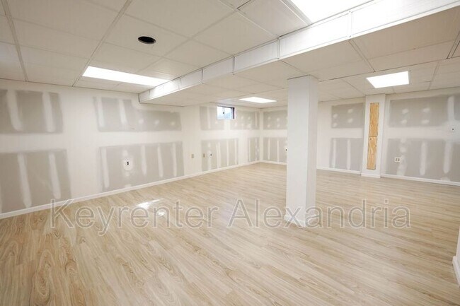 Building Photo - 7123 Red Horse Tavern Ln