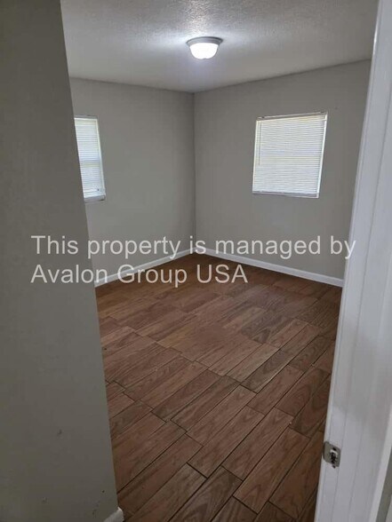Building Photo - 3137 Kingston St