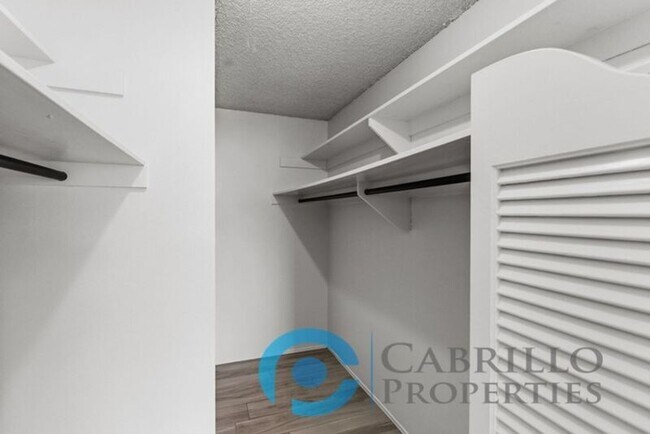 Building Photo - 4622 Hamilton St