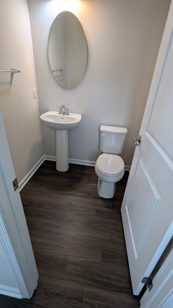 Building Photo - 3-4 Bedrooms Townhome Concord Village, Avo...
