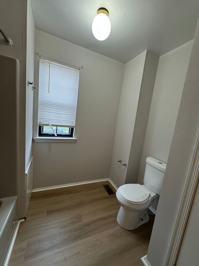 Building Photo - Perfect Single Family House Rental in Sick...