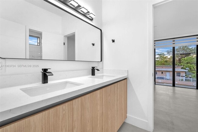 Building Photo - 919 NW 55th St