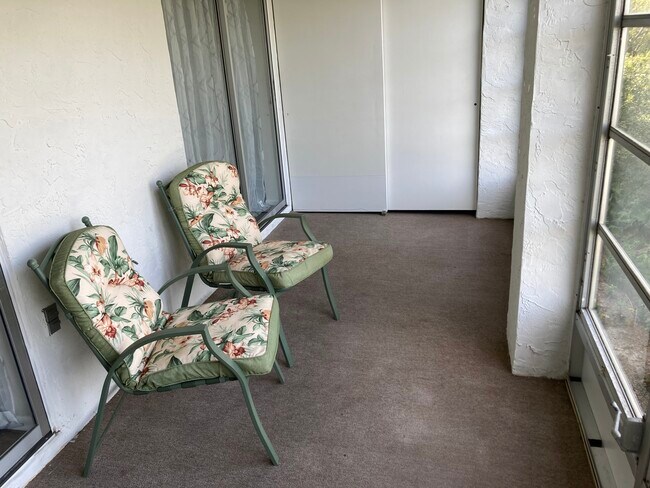 Building Photo - 3774 Lake Bayshore Dr