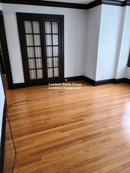 Building Photo - 4514 N Wolcott Ave