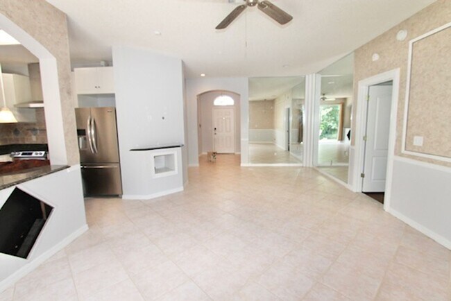 Building Photo - Oviedo - 3 Bedroom, 2 Bathroom - $2,345.00