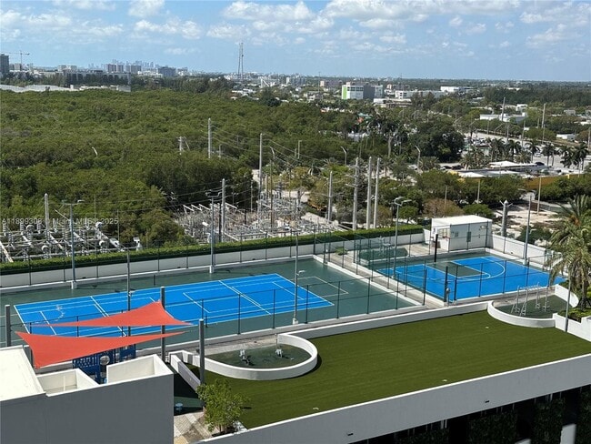 Building Photo - 16385 Biscayne Blvd