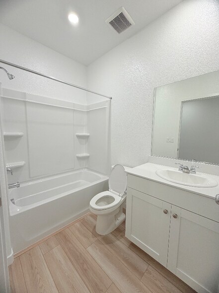 Building Photo - 1486 Sea Holly St