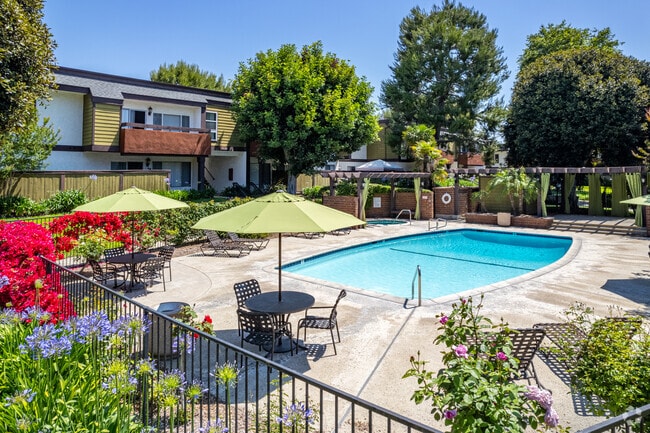 Building Photo - Timbers Apartments, Upland