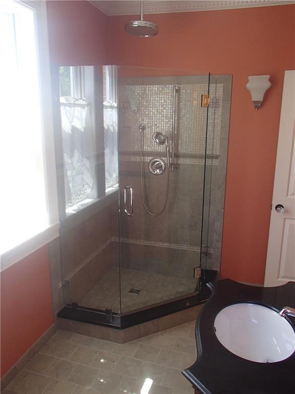 Building Photo - 490 Broadway