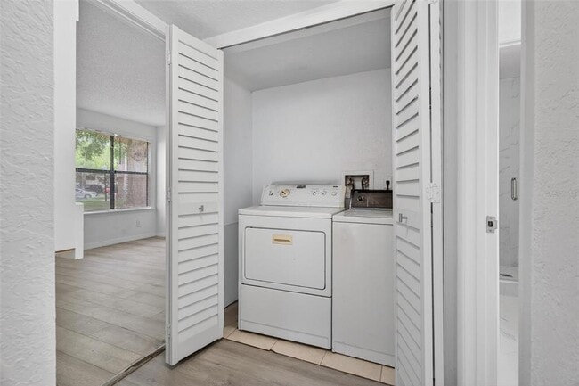 Building Photo - 2929 Antique Oaks Cir