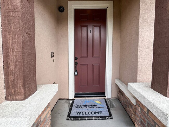 Building Photo - 5bd/3ba, 3969 sq ft Home in Gated Community in Vista!