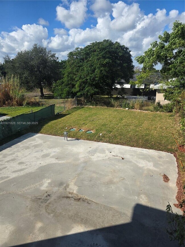 Building Photo - 21210 SW 119th Ave