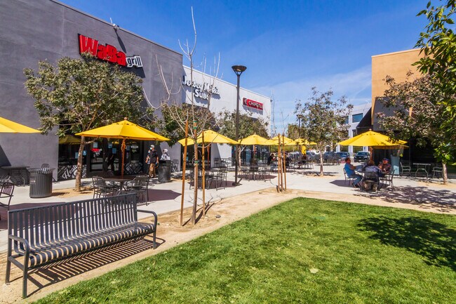 Building Photo - 8601 Balboa Blvd