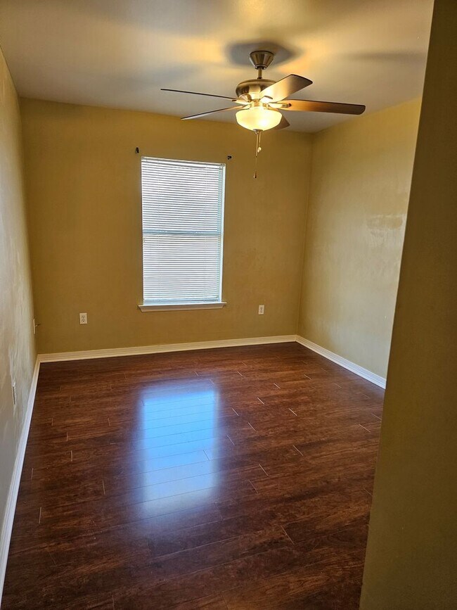 Building Photo - Available Now! No Carpet!