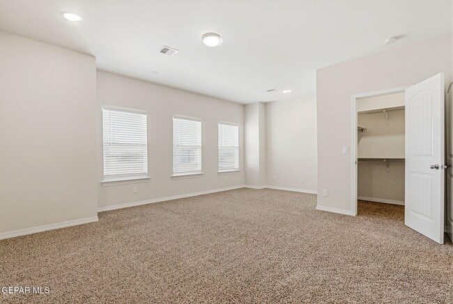 Building Photo - 904 Keenland Ave