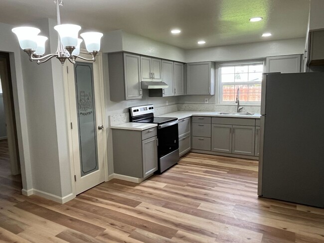 Building Photo - Stunningly Remodeled 3-Bedroom Home in Mer...