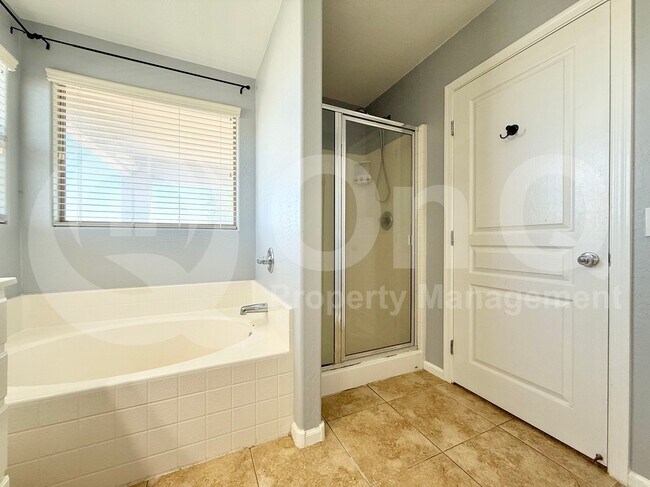 Building Photo - 2348 N Sand Hills Ct
