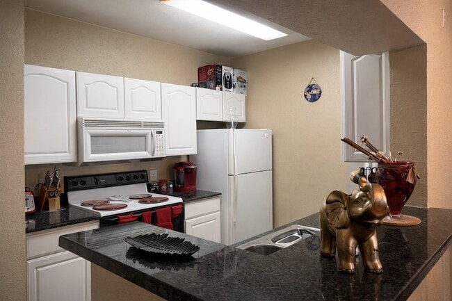 Building Photo - 1330 Old Spanish Trl