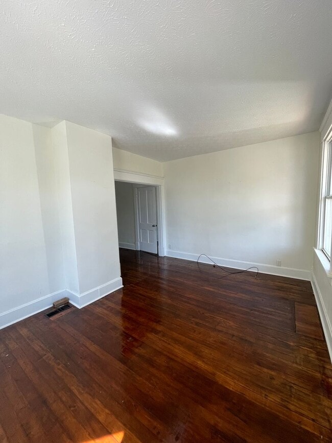 Building Photo - Spacious 2-Bedroom, 2-Bath Home – Great Lo...