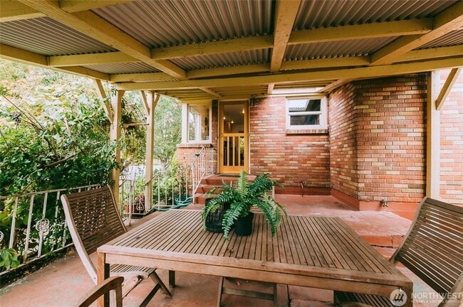 Building Photo - Charming 1940s Classic Brick Home