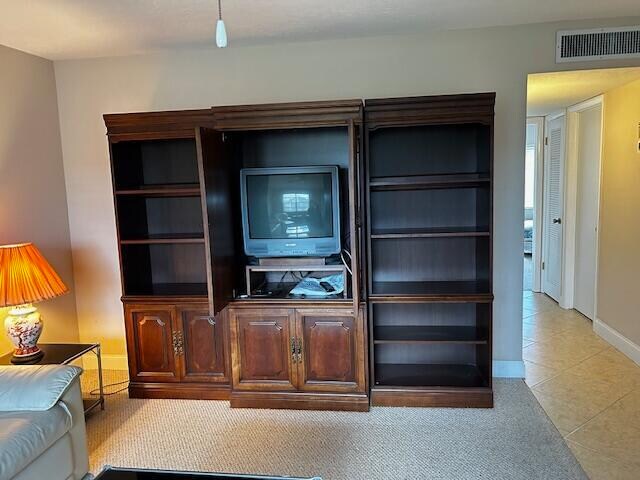 Building Photo - 715 Normandy Ln