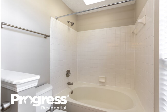 Building Photo - 888 Majestic Cypress Dr N