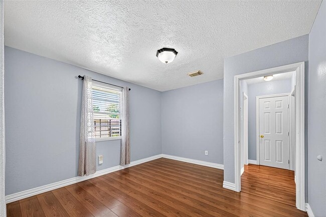 Building Photo - 5012 Ratama St
